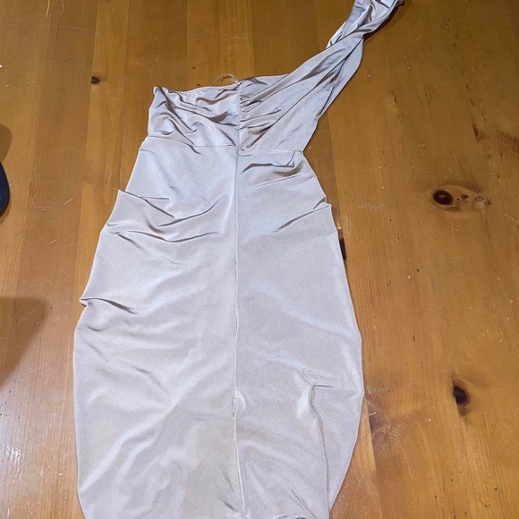 UO Ruched off the shoulder sleeveless goin out cream mini dress party formalwear - Picture 12 of 13